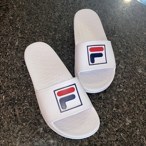 White Fila~ Slides 🤍❤️ - Picture 2 of 4
